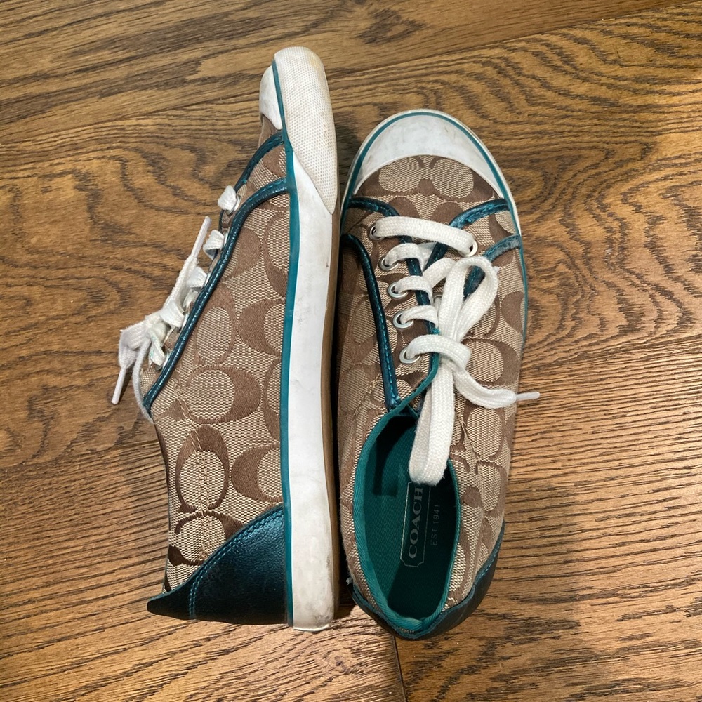 Woman’s 7.5B Coach sneaker shoes